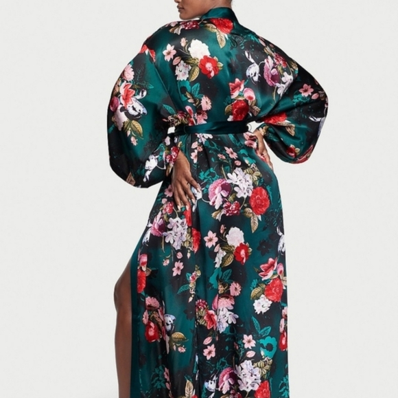 Victoria Secret 100% Silk Kimono Robe